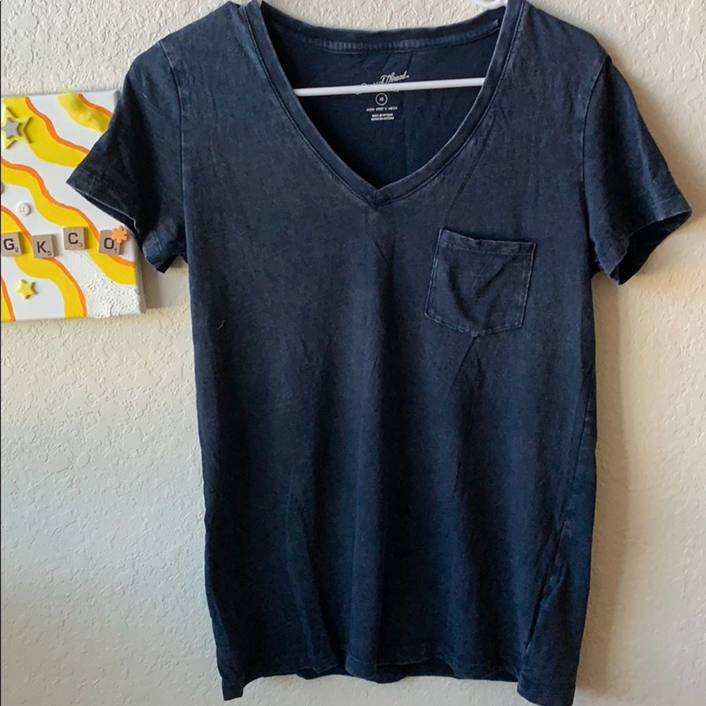 NAVY BLUE POCKET TOP